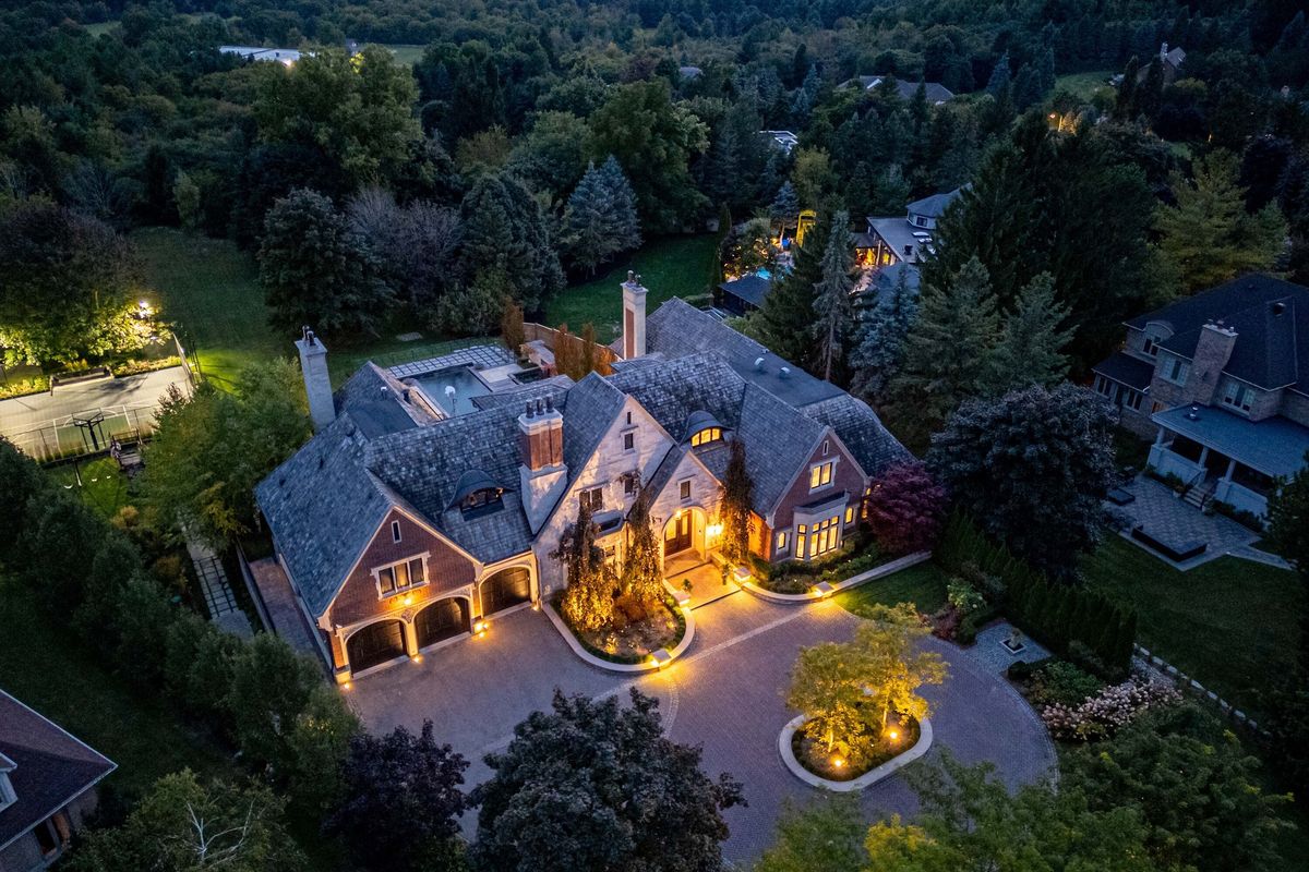 This Kleinburg Estate Invites You To Live In Ultimate Luxury