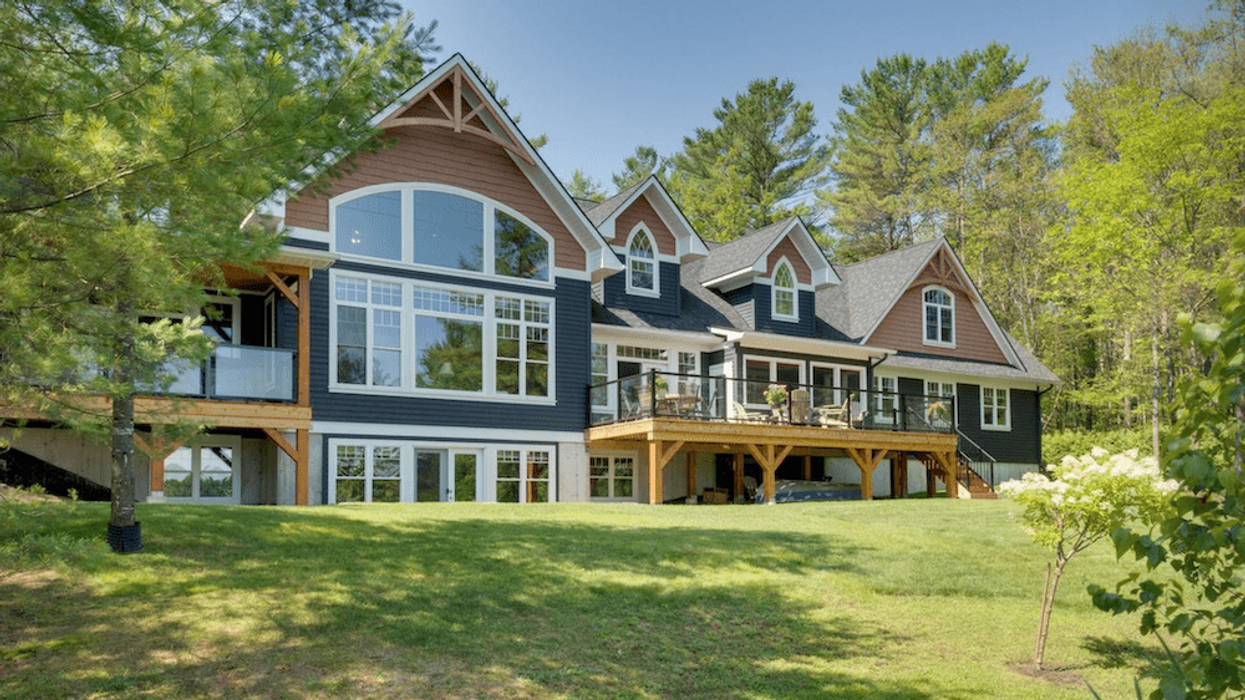 Lakeside Muskoka Cottage Rental Is A Sun-Soaked 'Golden Dream'