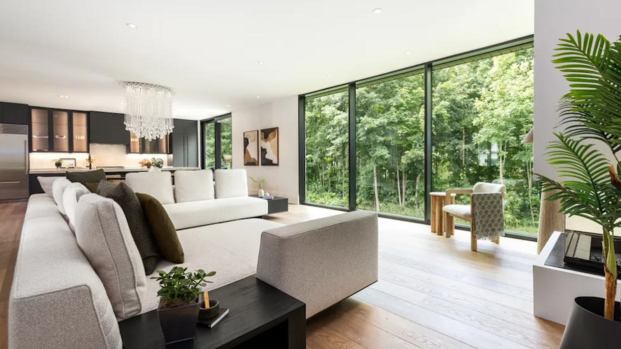 This Sophisticated Country Home Serves Contemporary Comfort