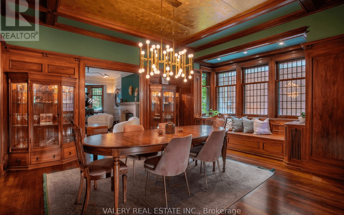 Sprawling High Park Estate Comes With Decked-Out Garage 'Lounge'