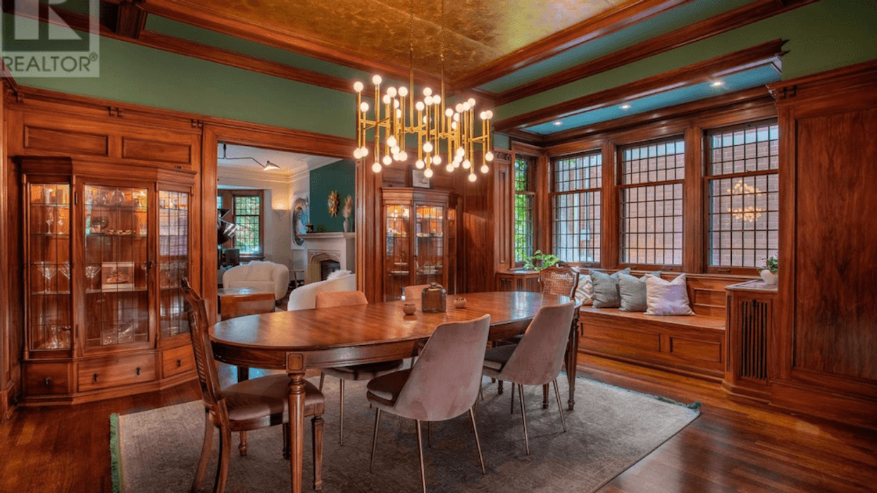 Sprawling High Park Estate Comes With Decked-Out Garage 'Lounge'
