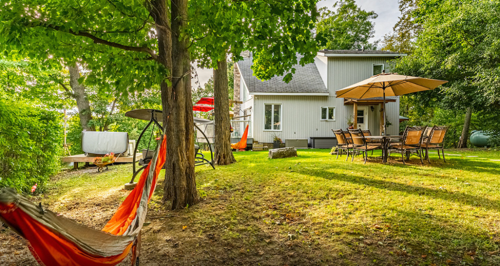 Ivy lane yard 1024x544