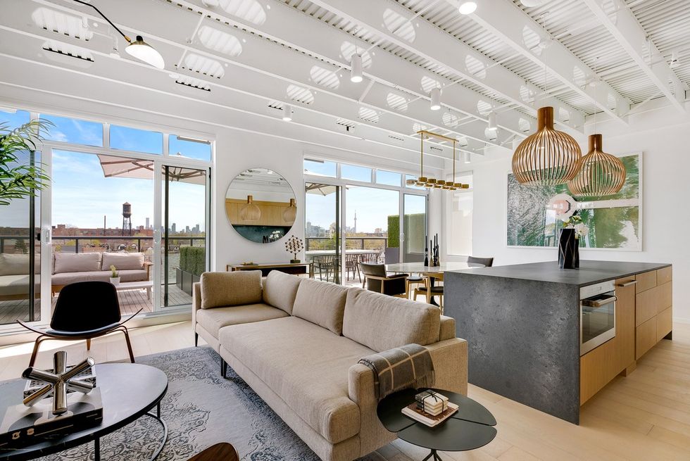 Junction penthouse