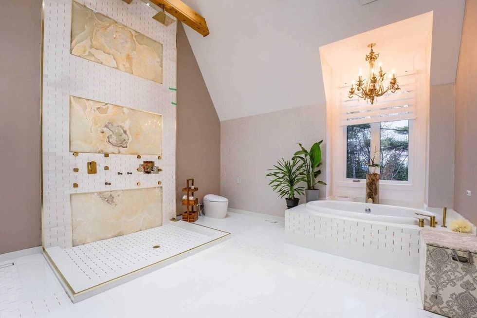 king mansion for sale