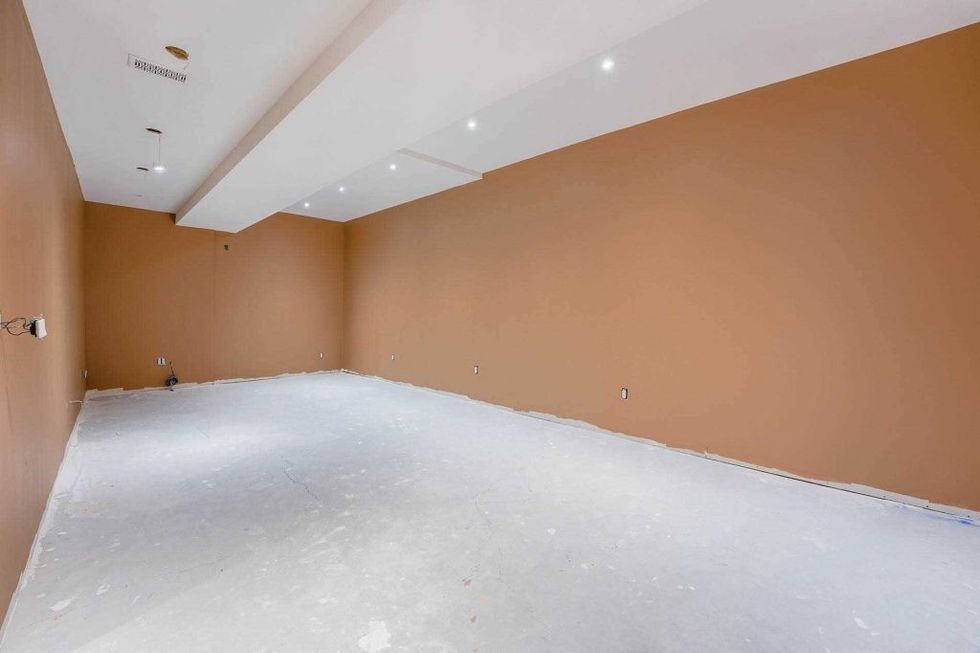 king mansion for sale