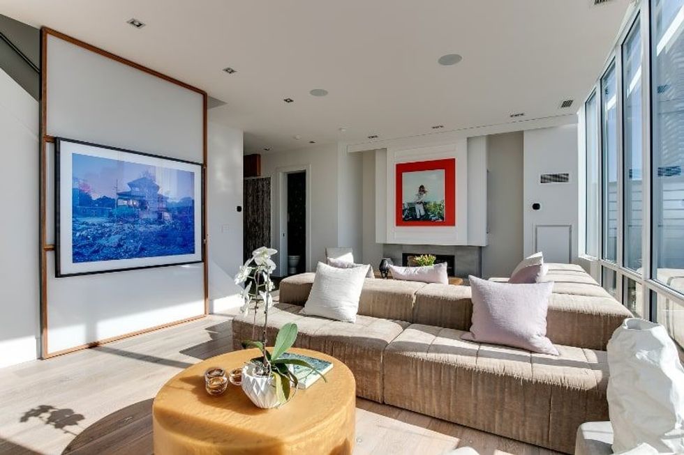 Market street018 living room min