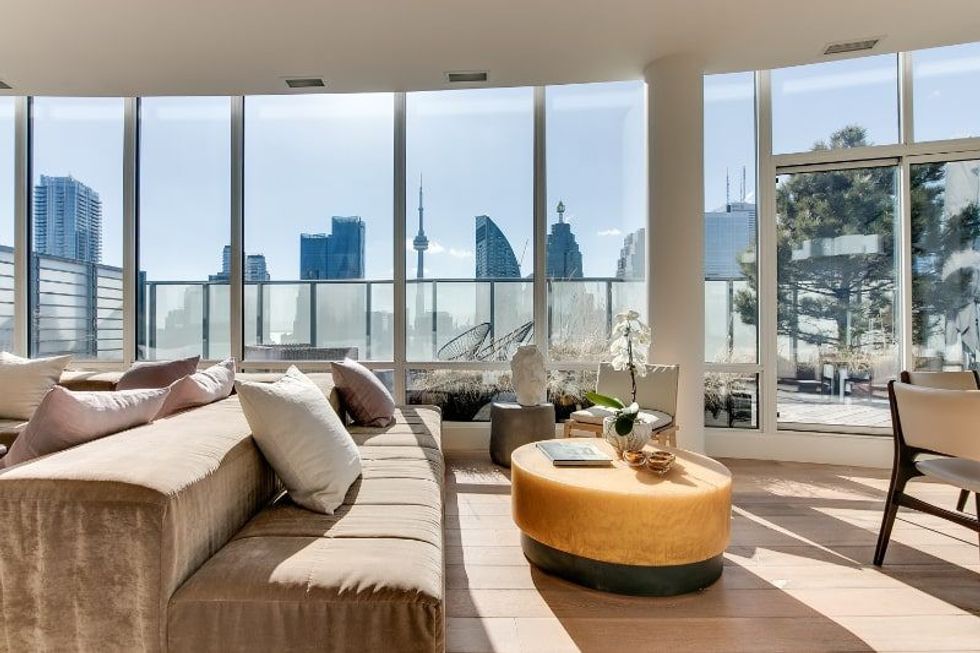 Market street020 living room min