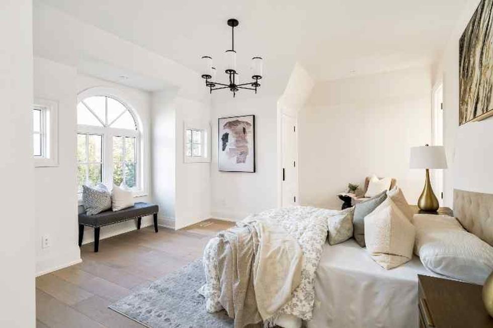 Niagara estate bed 7