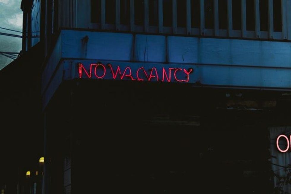 No vacancy sign