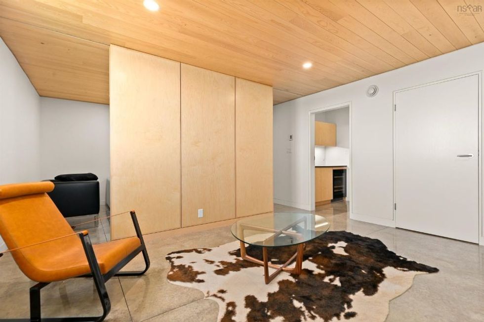 Oceanfront property 19