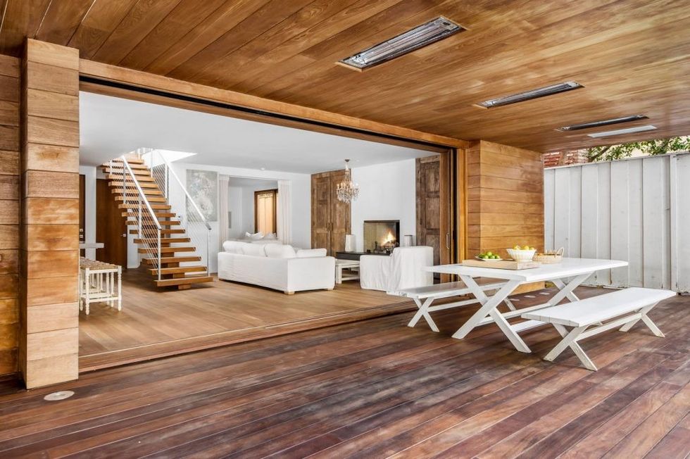 Pamela anderson malibu open concept dining 1024x681