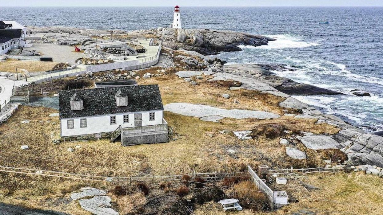 peggy's cove lighthouse