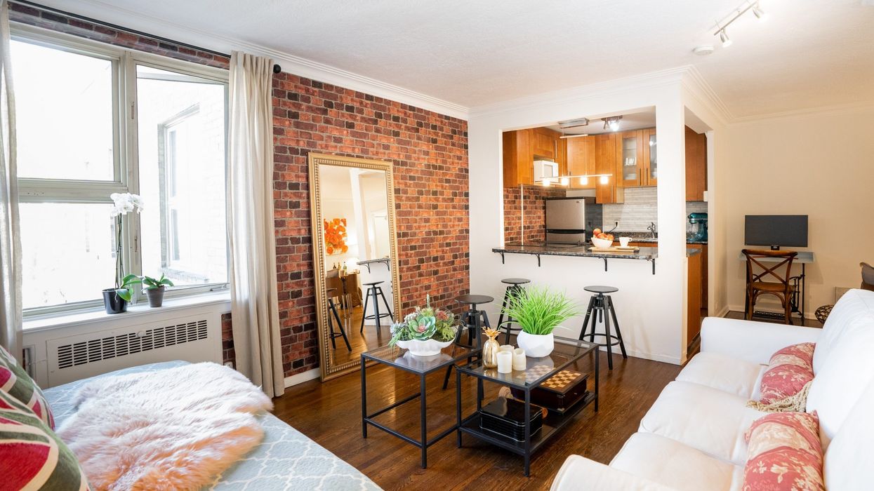 This Cozy $399,000 Deer Park Condo Is As Cute As A Button