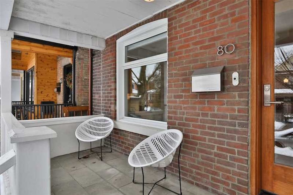 Porch 80 fermanagh avenue toronto w5126020 40
