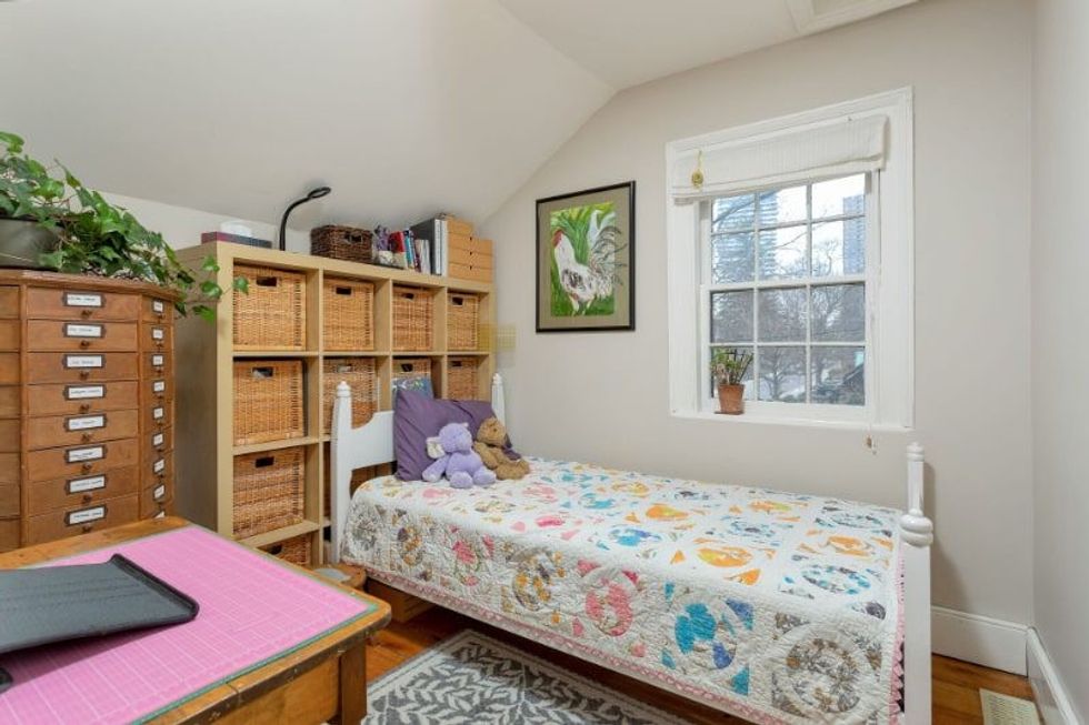 Queens drive bed 3 min