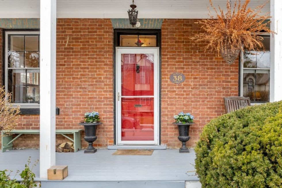 Queens drive door min