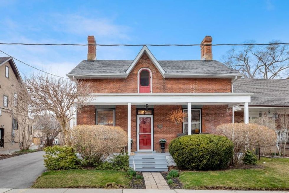 Queens drive exterior min