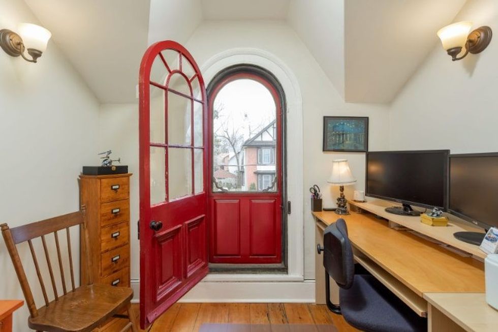 Queens drive office min