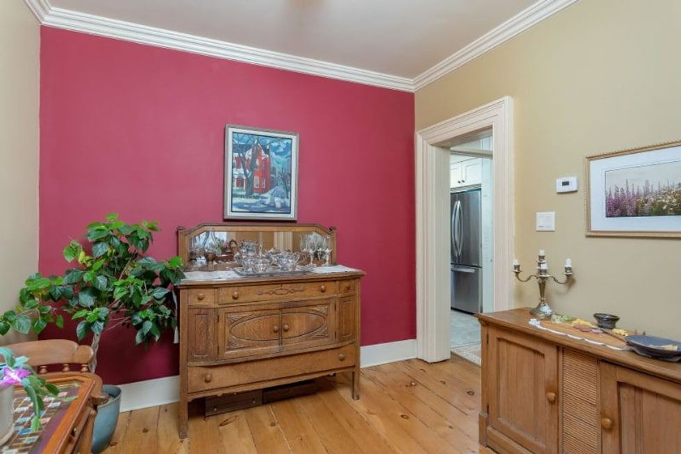 Queens drive parlour min