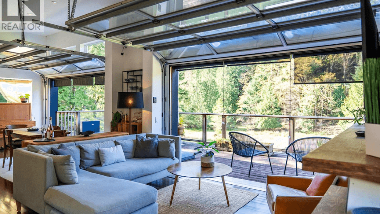 Pender Island Home Blurs The Line Between Indoors And Out