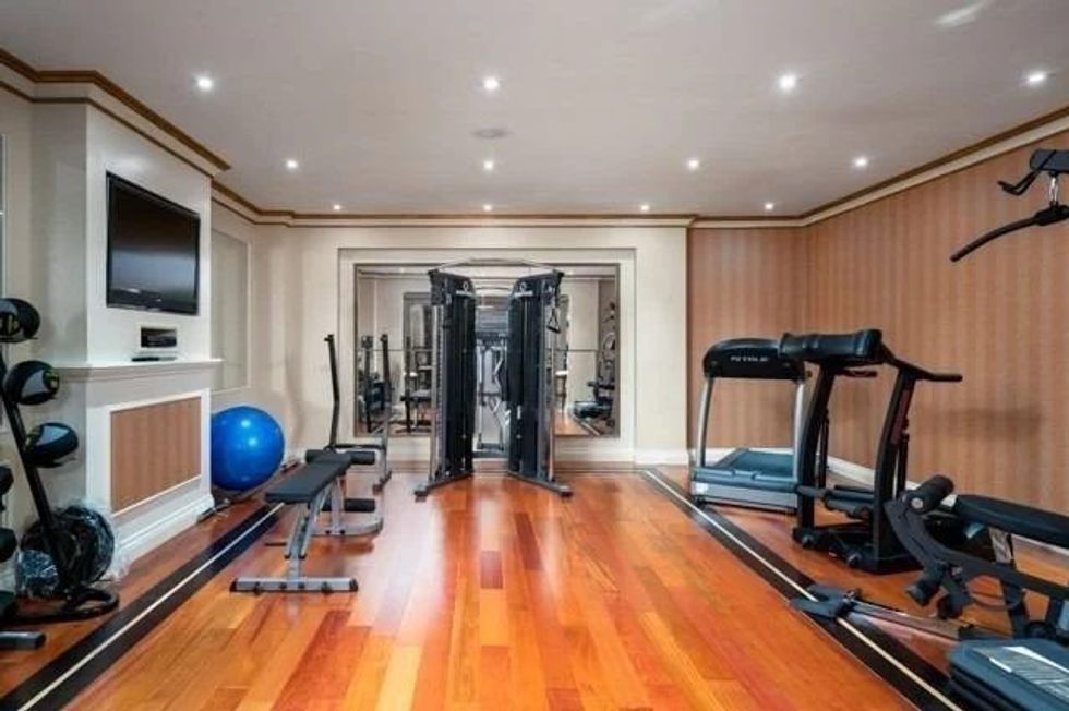 schitt's creek mansion