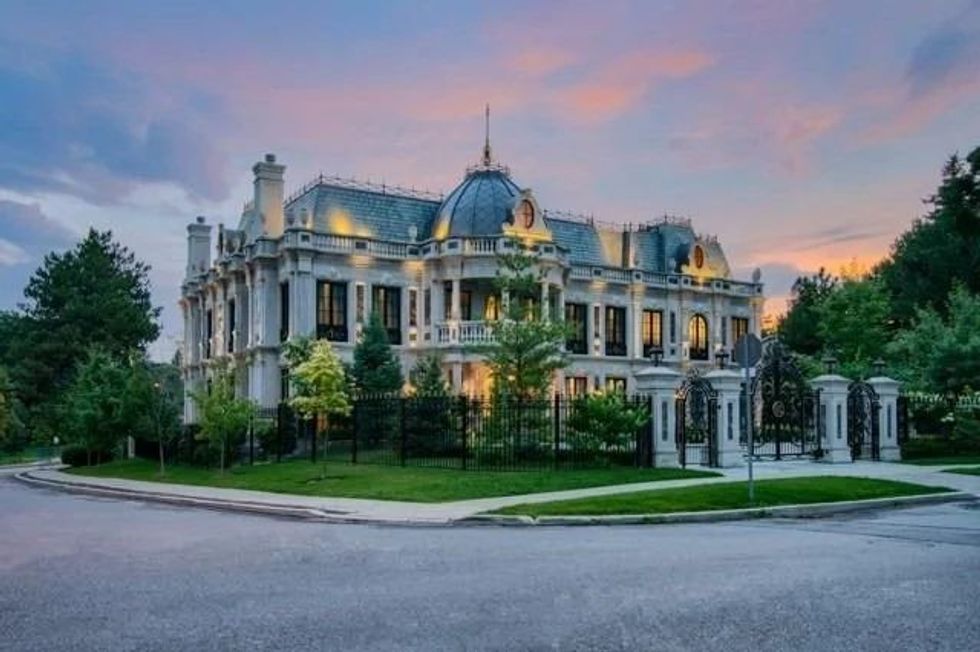 schitts creek mansion