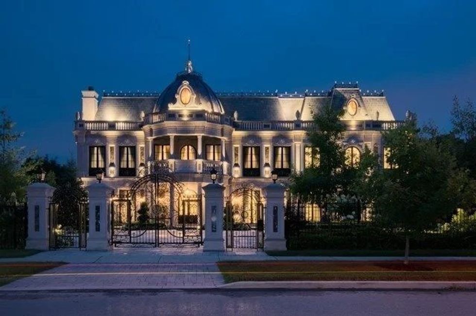 schitts creek mansion