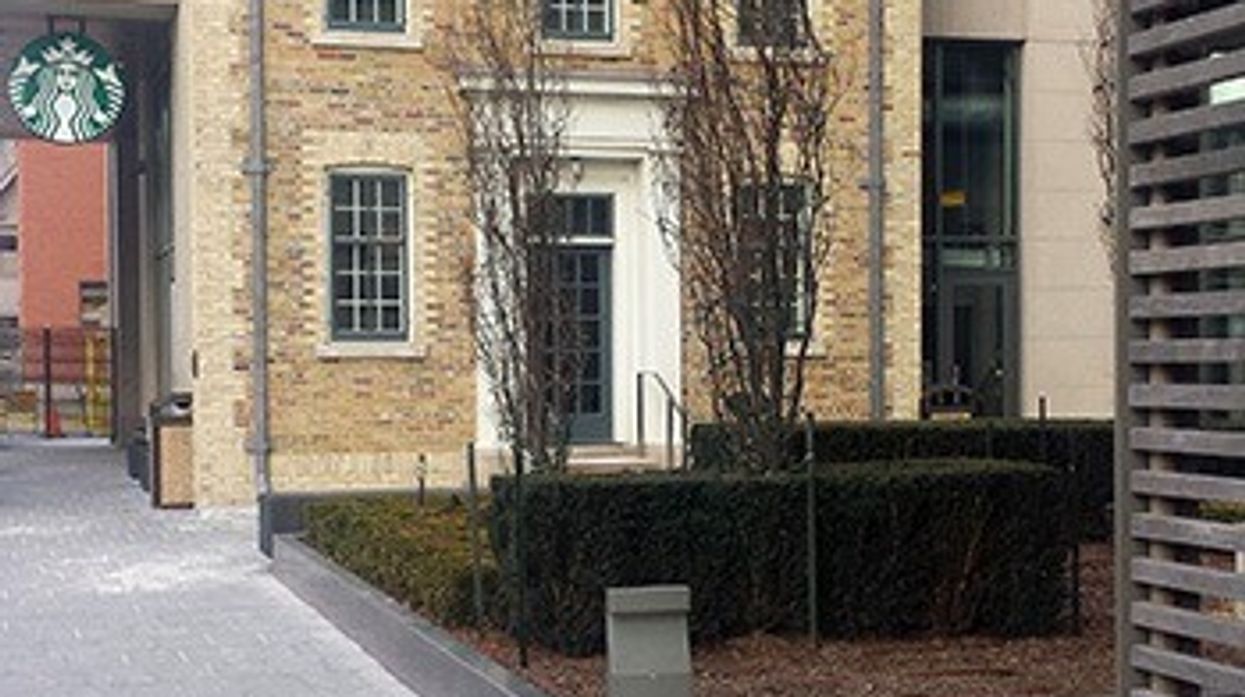 Shinan Govani - One Bedford - Starbucks