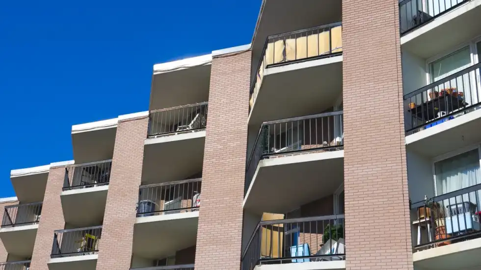 “A Rare Occurrence”: Average Canadian Rent Falls For First Time Since 2021