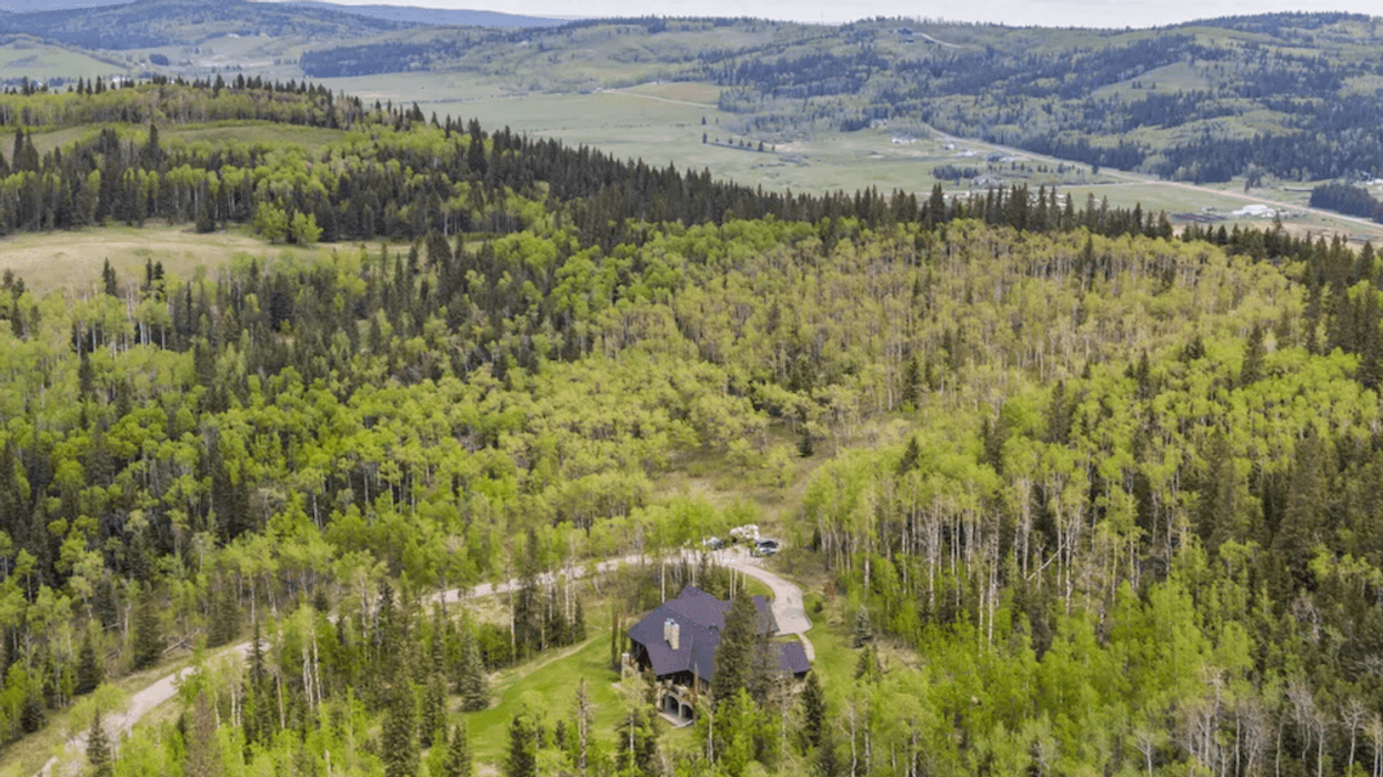 This Rural Alberta Estate Is Like Something From A Fairytale