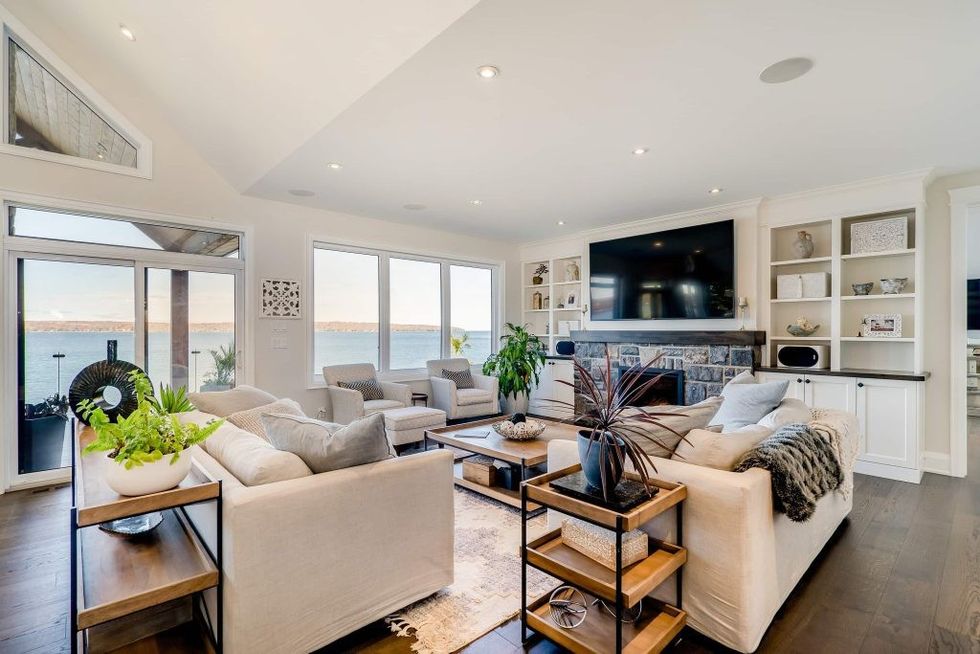 Tay living room 1024x683