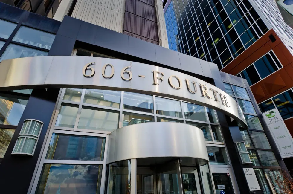 The main entrance of 606 4th Street SW, also known as 606 - Fourth.