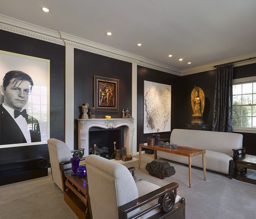 The tastefully decorated living room in a Hollywood home originally designed for singer Julie London. (Benny Chan, from Paul R. Williams: Classic Hollywood Style)