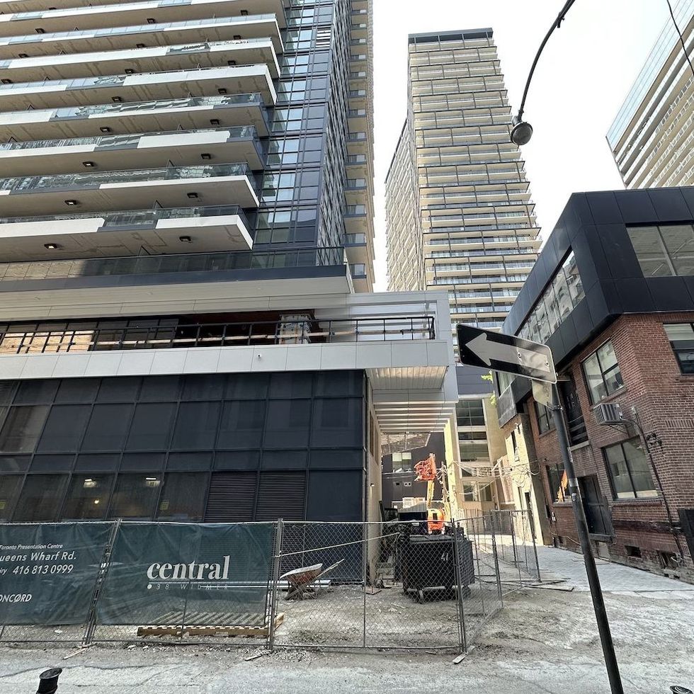 toronto bathhouse raids