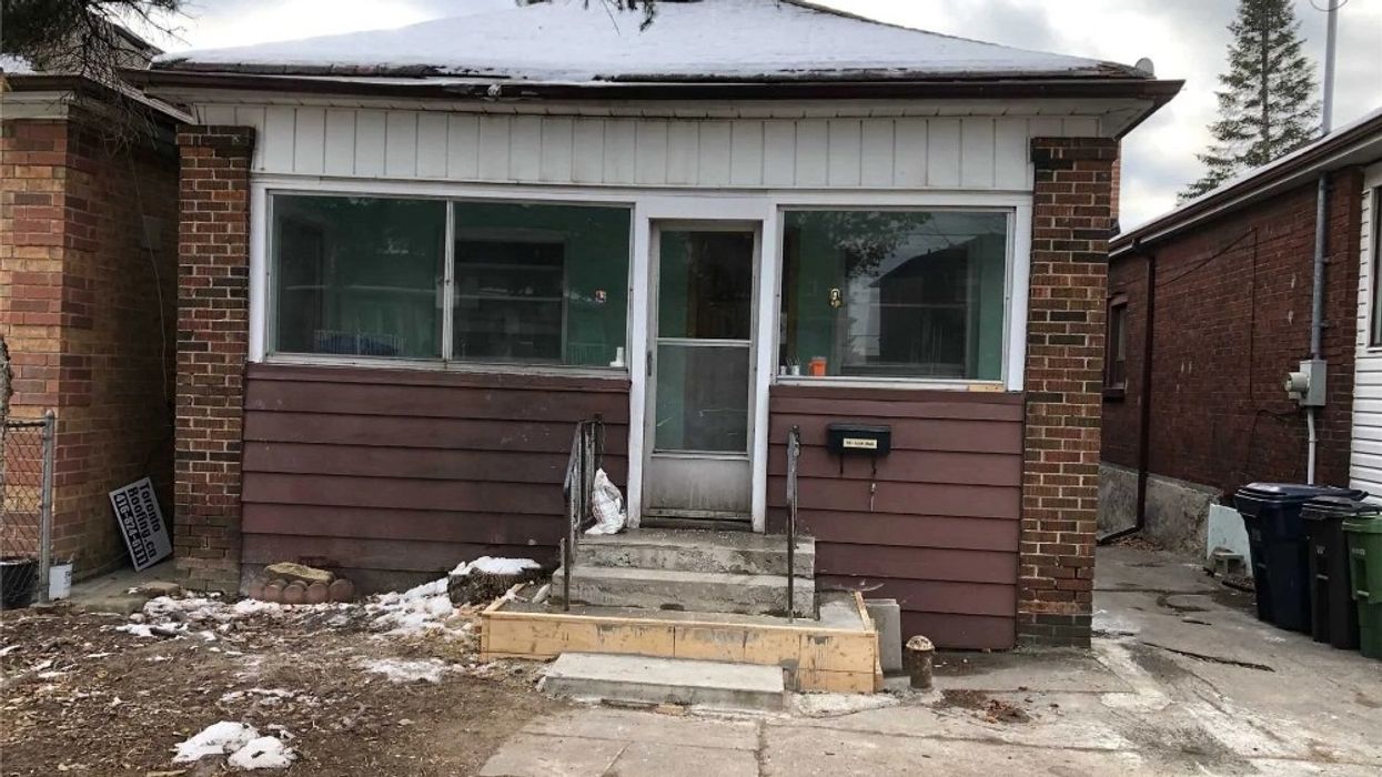 toronto flashlight home listing