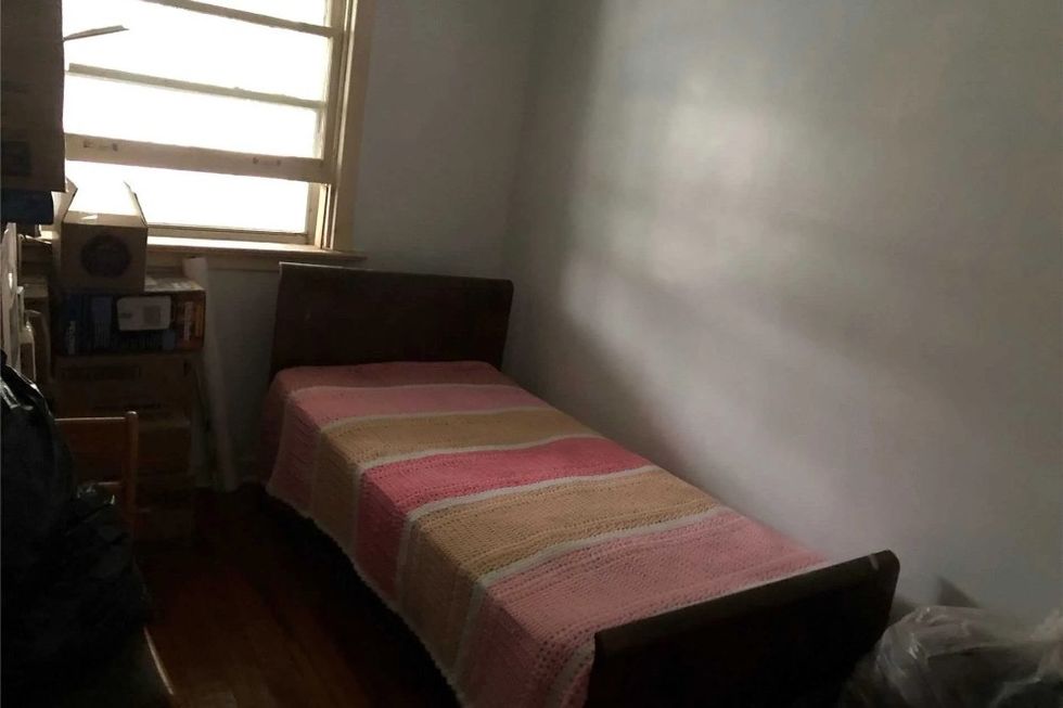 toronto flashlight listing