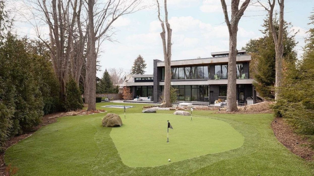 toronto mansion putting green