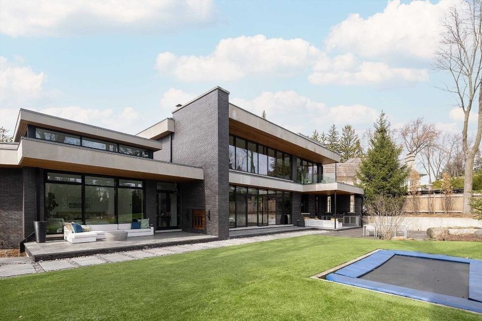 toronto mansion putting green