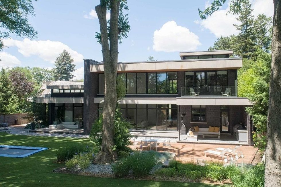 toronto mansion putting green