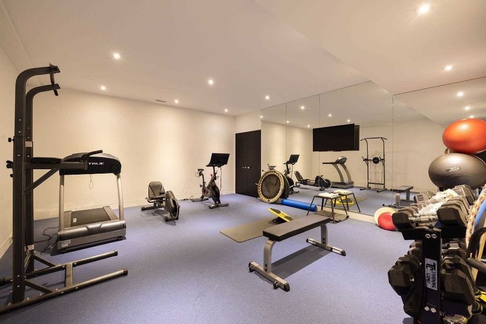 toronto mansion putting green