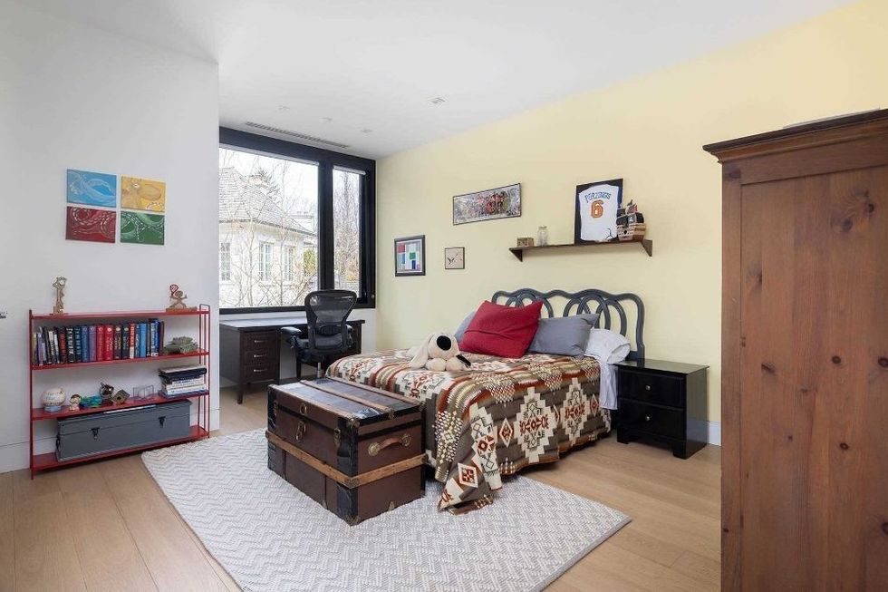 toronto mansion putting green