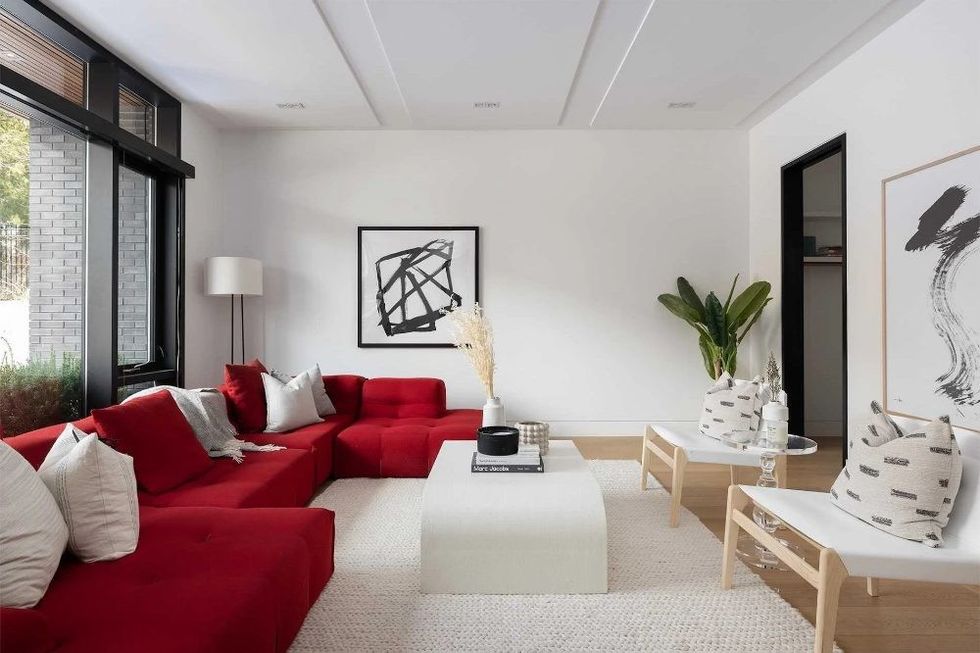 toronto mansion putting green