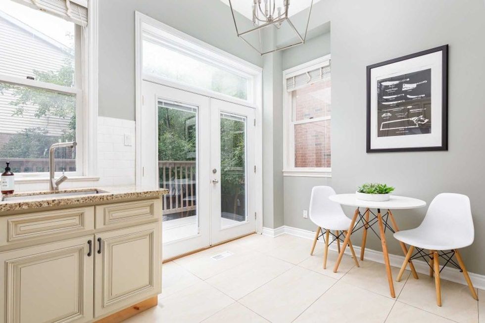 Toronto on ca w5762475 11