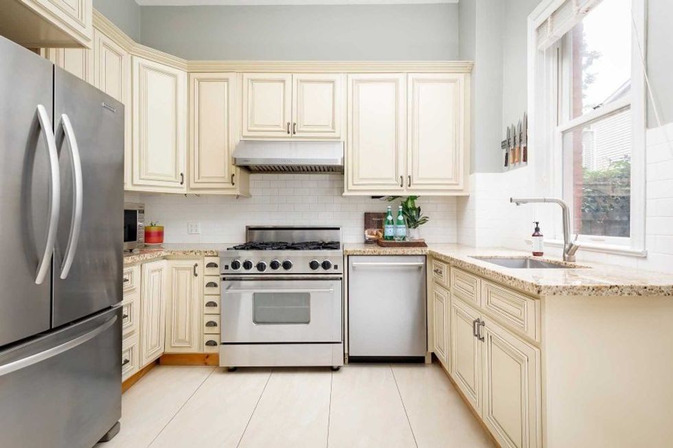 Toronto on ca w5762475 9