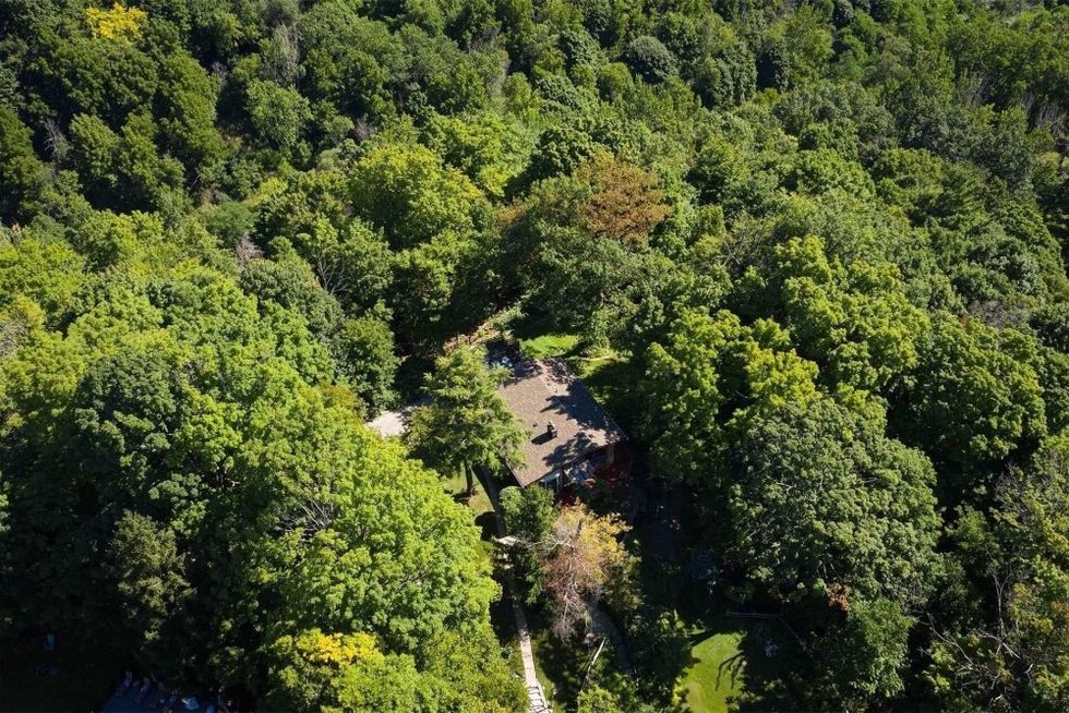 Toronto three acres 3 ledge road