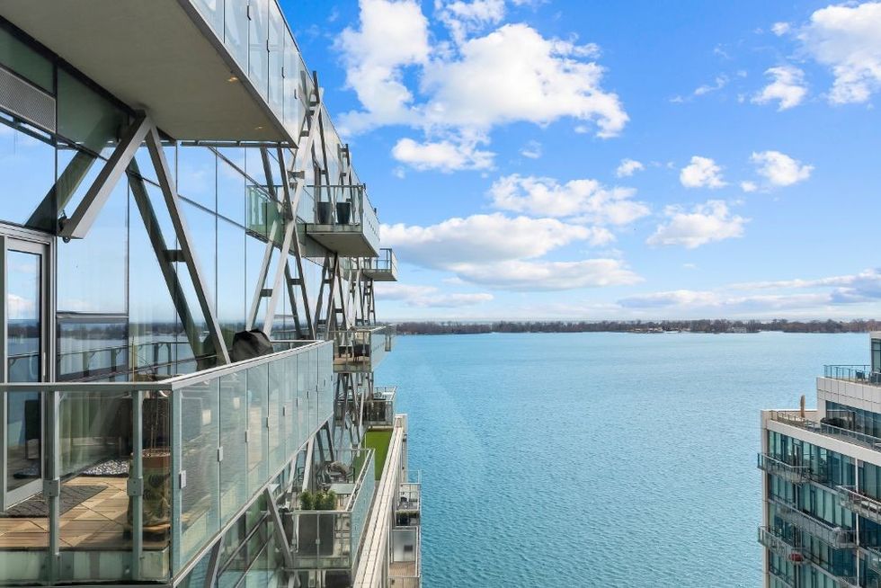 toronto waterfront condo