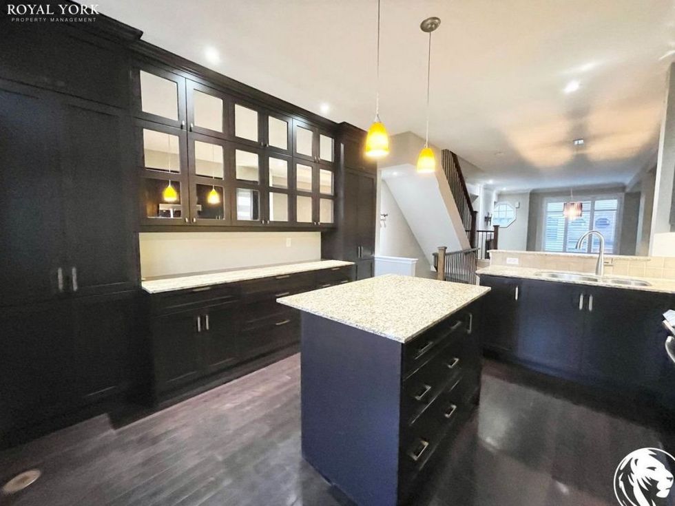 Town house 5678804 1024x768