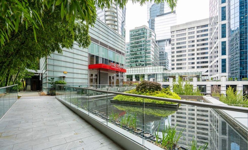 \u200b\u200bThe retail building adjacent to the hotel that is home to The Keg.