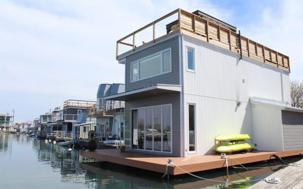 floating house in Toronto
