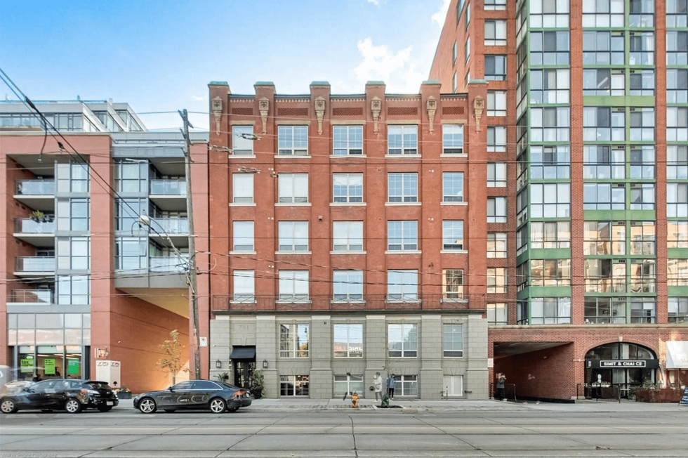 1.1M for Roomy 2Bedroom Penthouse in Gotham Lofts